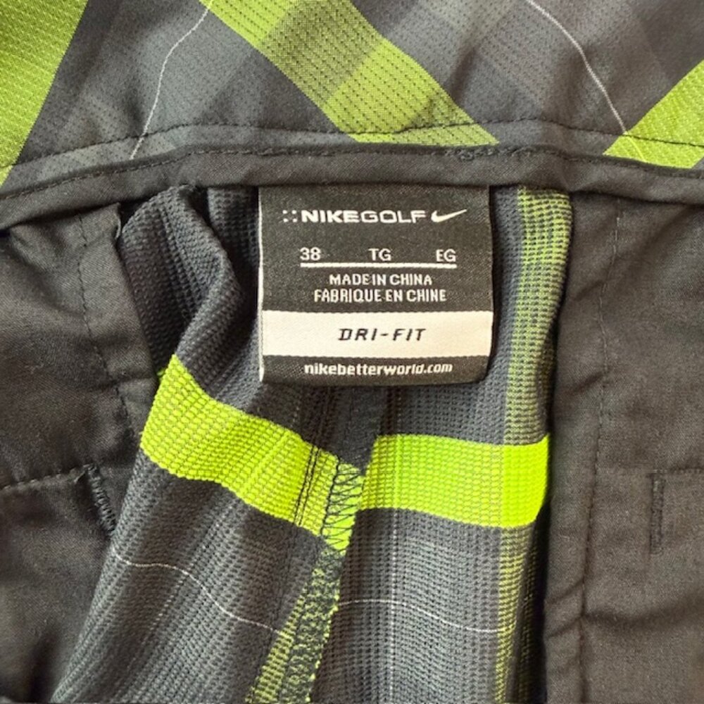 Nike Men's Golf Flat Front Shorts Black Green Plaid Size 38 - Picture 3 of 10